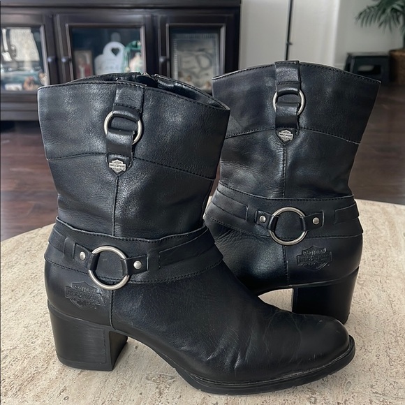 HARLEY DAVIDSON Black Leather Mid-Calf Biker Boot Size 7.5 Strap Buckle 2" Heel - Picture 2 of 15